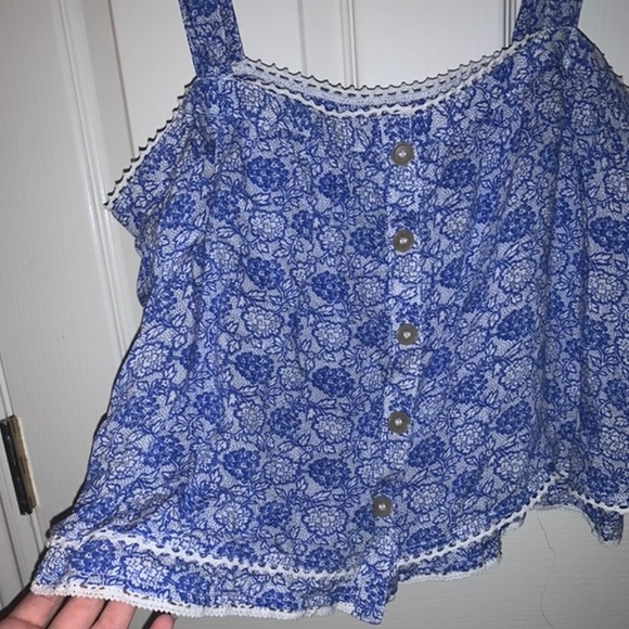 Blue and white floral tank top/ blouse NWOT - Picture 1 of 4